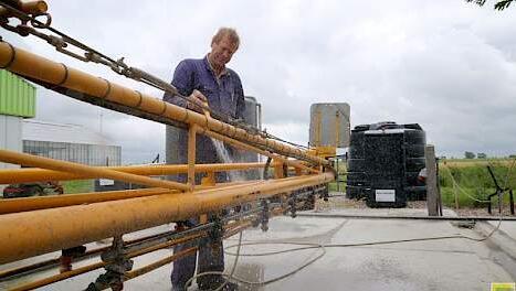 Bedrijfsleider op spoelplaats KW